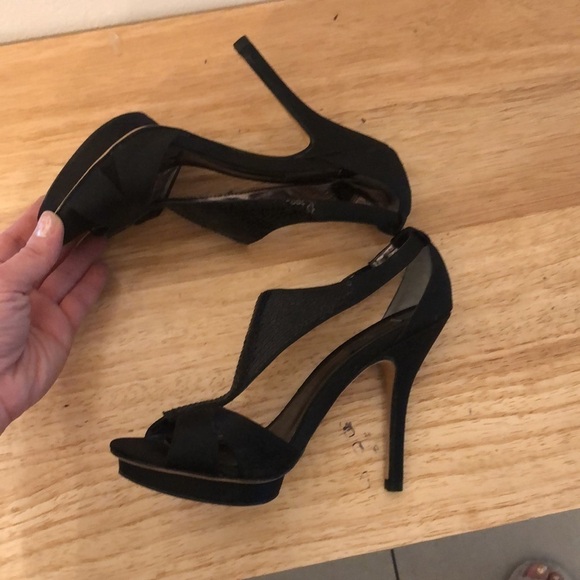 Glint Gillian Black Sequin and Satin Heels Size 6 - Picture 5 of 12